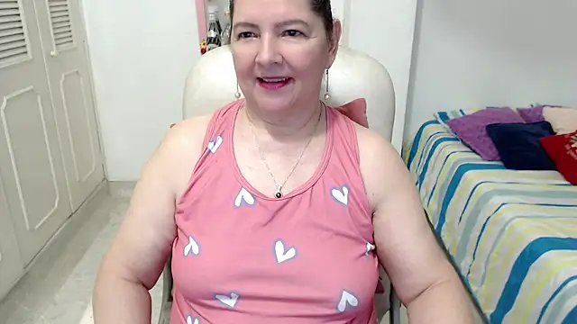 Leonela_69 - mommy is horny come play with me