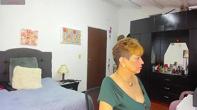 Angelina_Stone_65 - Love, help me with today's goal/sorpresa