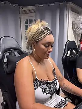 Dalila_salazar - DALILA'S TITS FLASH