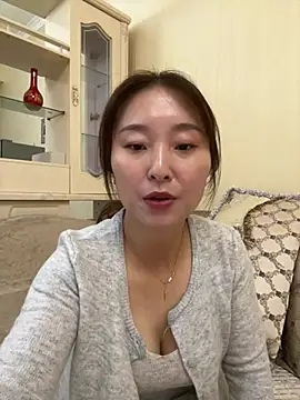 Lianer_520 - 平台首秀，希望哥哥们多多支持莲儿！