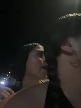 Dakota_JE - 🔥Flash tits both girls 🔥