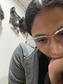 Chloefixxx - Show my pussy in a close-up