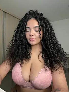 Curlyierr - UNDRESS AND GET NAKED