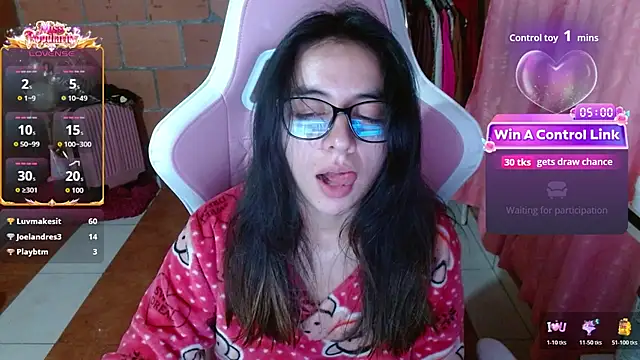 Maggie_Fox3 - SHOW ASS