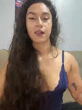 Yummi_bigclit - Fingers in pussy + fingers in ass