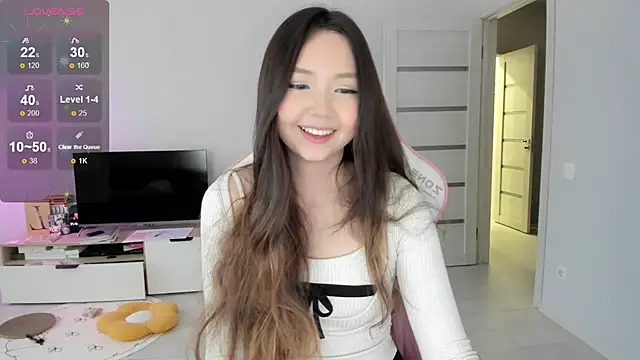 Fluffy_Rose - stay only in underwear
