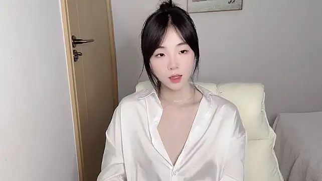 Louise-3 - 控制3分钟+无内M腿