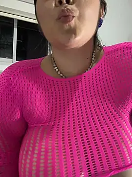 Bella_luna12 - Milk in my tits