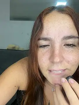BrunaMendees - Sentar no dildo com o cu