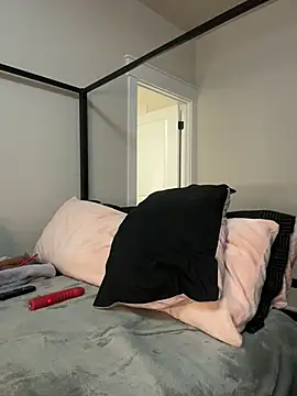 Anne-Laurent - 🍆dildo squirt💦+tits🍒 LT 3 min cntrl