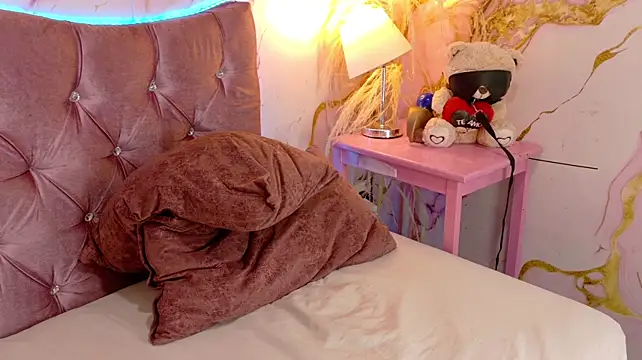 KARINAJTORRES - show ass open