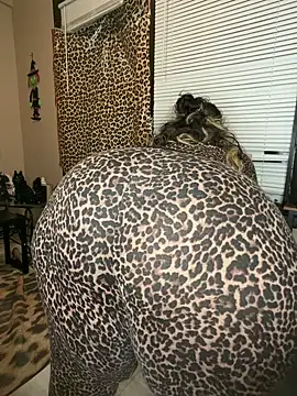 Tillymarie - Clear dildo in asshole for 15 mins