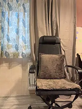 BootyfulVal - Spread ass naked doggy? 🤗