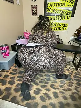 Tillymarie - Clear dildo in asshole for 15 mins
