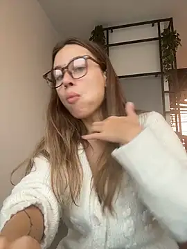Jucie_Boom - SHOW WHATS UNDER MY SWEATER IN PUBLIC😱