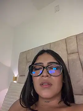 Nicolegh_ - Fingering hard pussy and domi in clit 🌸