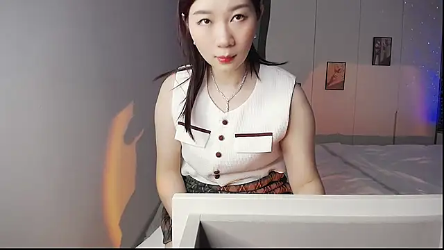 Jiabaobei - 大厅直接玩假阳具插入，小粉可以点菜单玩小粉链接，完成目标裸体展示，60币福利开票
