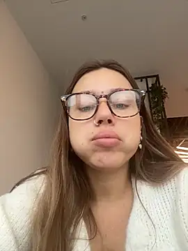 Jucie_Boom - SHOW WHATS UNDER MY SWEATER IN PUBLIC😱