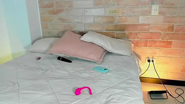 Niicole_steele_ - 2 fingers in ass