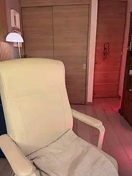 Alessia-miller_ - Boobs free and spit them
