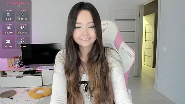 Fluffy_Rose - stay only in underwear
