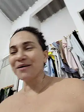 Amanda39 - Masturbation in the kitchen