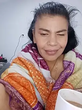 Jennifer_squirt1 - Tres Deseos