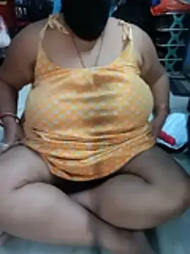 Monaa - Cucumber fucking, belan fucking in live
