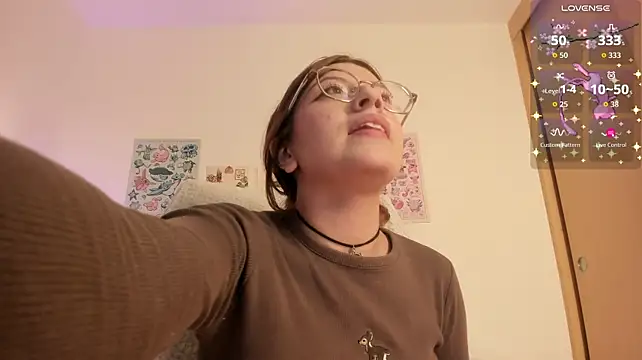 Emily_uwu0 - 🍓Fngring pussy🍓
