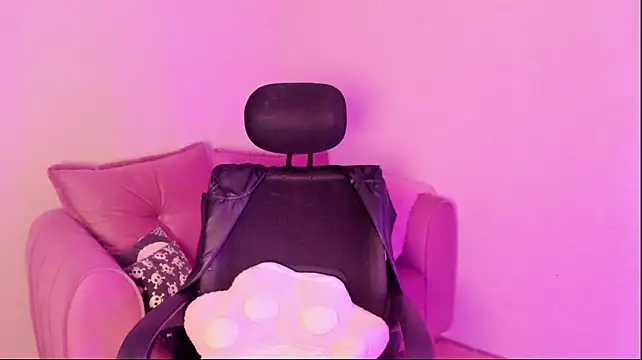 Abby_Redd - Play with my pussy