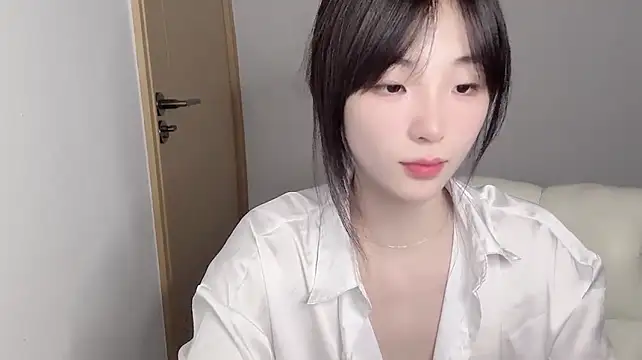 Louise-3 - 控制3分钟+无内M腿