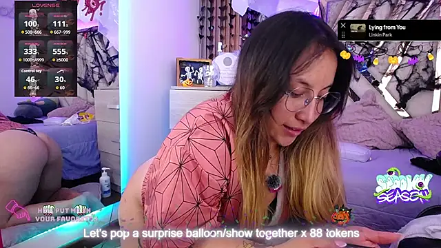 NyxAndria_1 - 🎯 Boobies out,oil play on nipples🎈