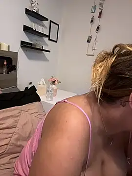 Latinamommy26 - Flash tits