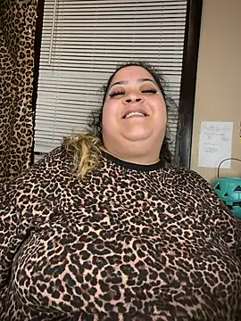Tillymarie - Clear dildo in asshole for 15 mins