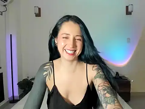 EvangelineLoveee - Im Eva, fingers in my ass :)