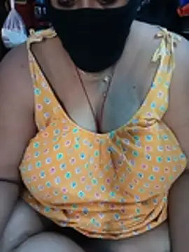 Monaa - Cucumber fucking, belan fucking in live