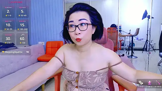 LucianaMe - M legs without panties 3 mins M腿 没内裤
