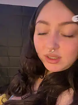 Evemeqt - NEW SPANKING VID IN PM💦