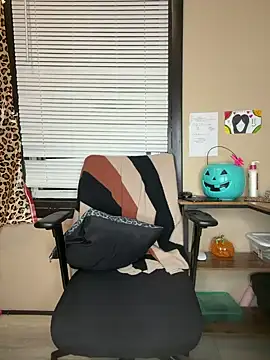 Tillymarie - Clear dildo in asshole for 15 mins