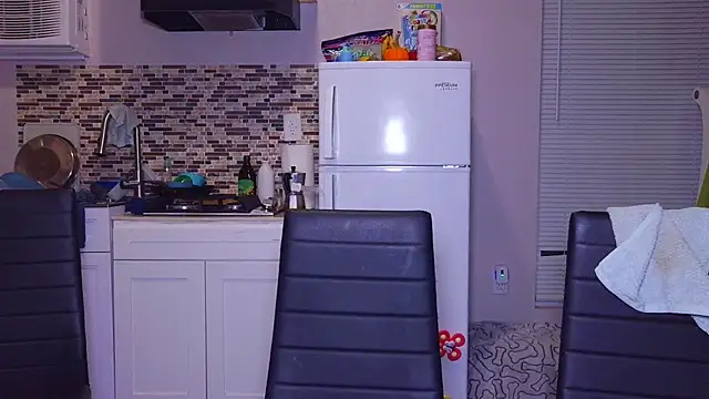 Evaroyale - fuck mommy ride toy and squirt