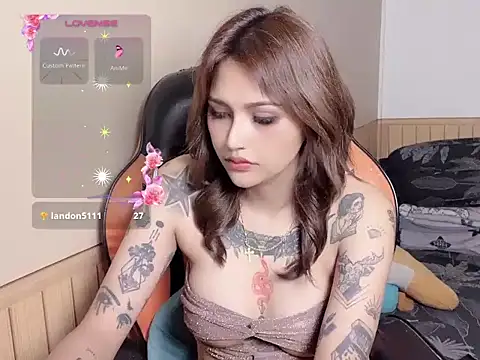 Kate_99 - show boobs.