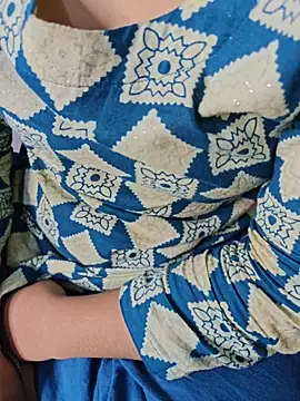 Younger_Couples - boobs show