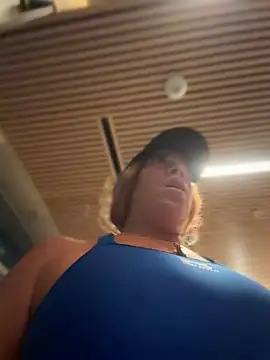 Bigbuttbrooklynn - Finger pussy in gym at goal