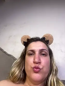 Bia_sexynovaes - Bia senta no pau e goza gostoso