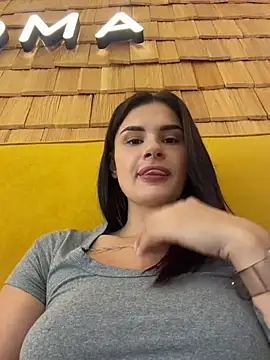 MiraReach - Masturbate pussy in cafe 👅
