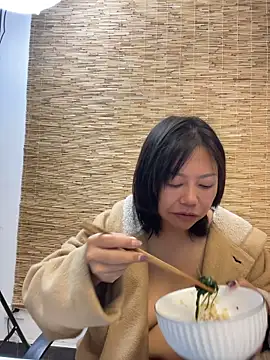 Tina626 - 请妈妈吃火腿肠