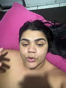 MorenaCariok - Dançar pelada com o plug no cu
