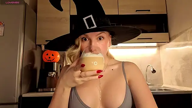 ViktoriaSekret - squeeze BOOBS