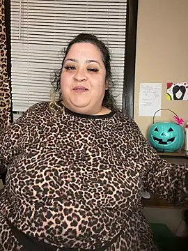 Tillymarie - Clear dildo in asshole for 15 mins