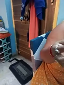 Monaa - Cucumber fucking, belan fucking in live